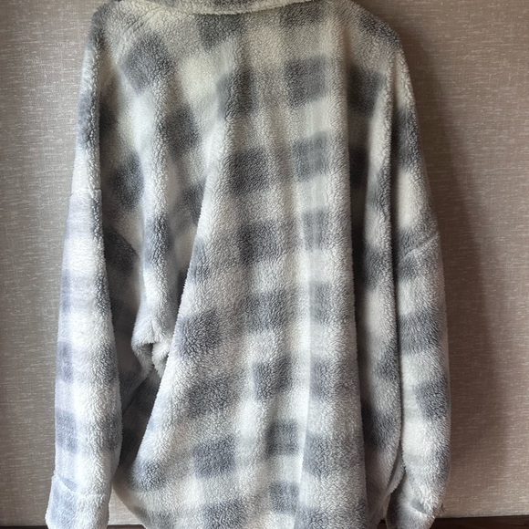 Plaid Fleece Jacket in Gray and‎ White Shacket Size 4XL - Picture 5 of 8